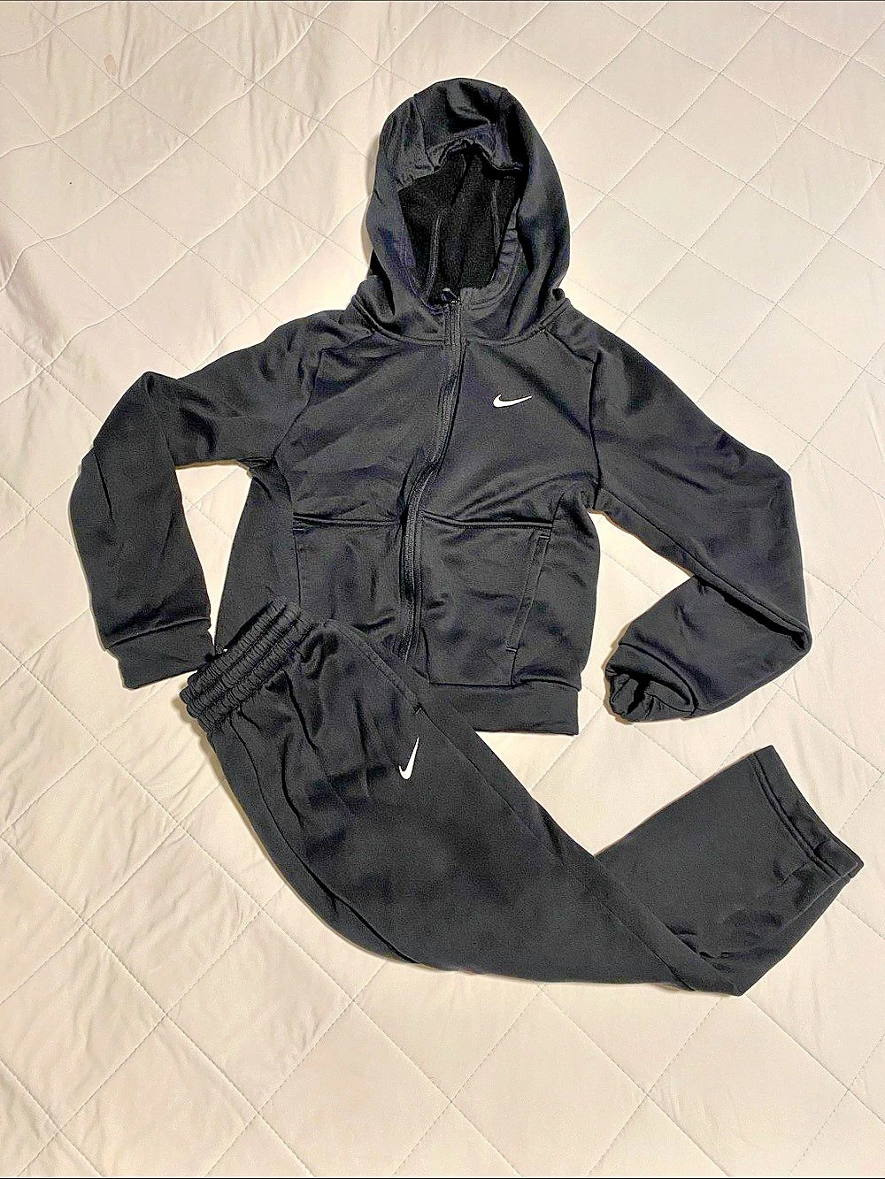 Nike Therma-FIT Boys Small Black Athletic Set